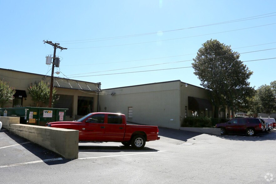 More Photos Of 2115 Hills Ave NW, Atlanta Warehouse For Lease