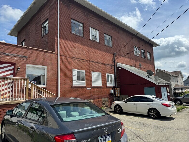 More Photos Of 934 Wood St, Latrobe Apartments For Sale