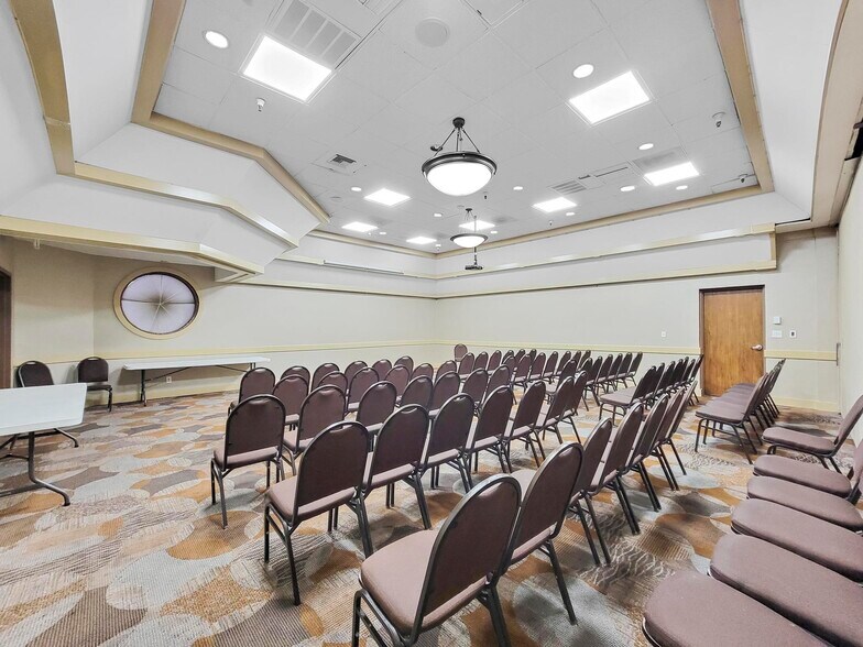 More Photos Of 850 S Bluff St, Saint George Hotel For Sale