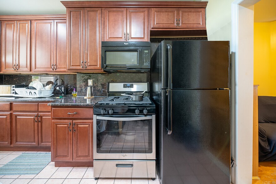 More Photos Of 198 GRIFFITH St, Jersey City Apartments For Sale