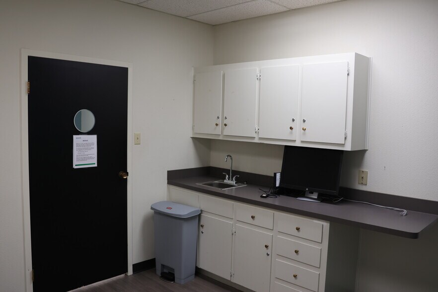 More Photos Of 4201 Camp Bowie Blvd, Fort Worth Medical For Lease
