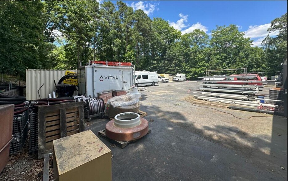 More Photos Of 1070-1078 Classic Rd, Apex Showroom For Sale