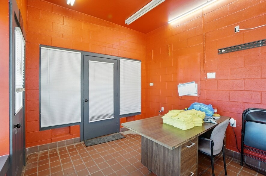 More Photos Of 4500 Dixie Hwy, Franklin Auto Repair For Sale