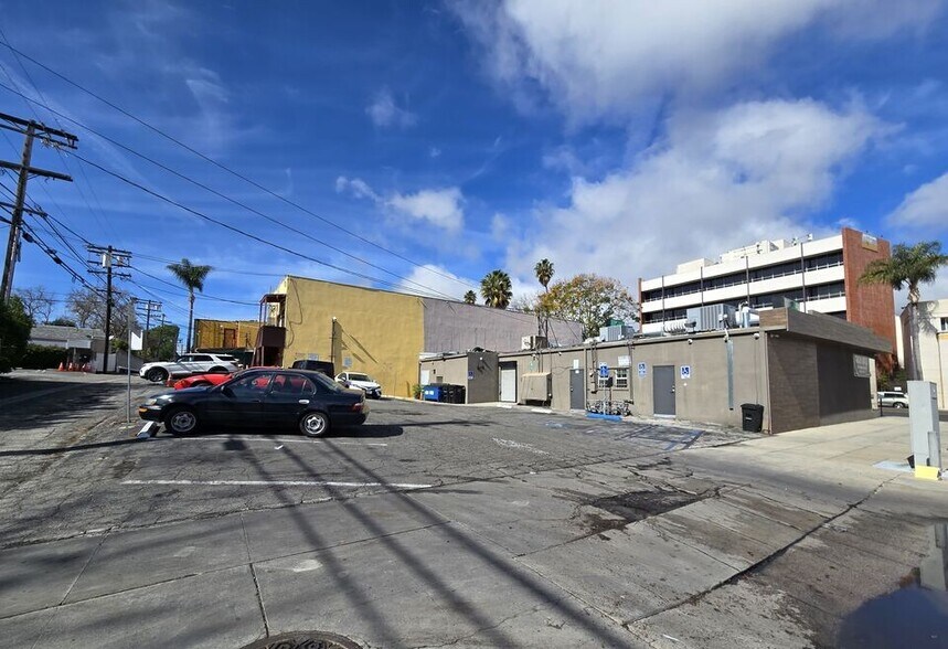 More Photos Of 14000 Ventura Blvd, Sherman Oaks Freestanding For Sale