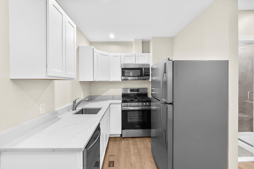More Photos Of 38 Bloomsbury Ave, Catonsville General Retail For Lease