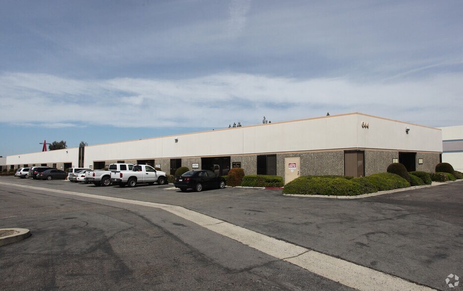 More Photos Of 634 N Poplar St, Orange Unknown For Lease