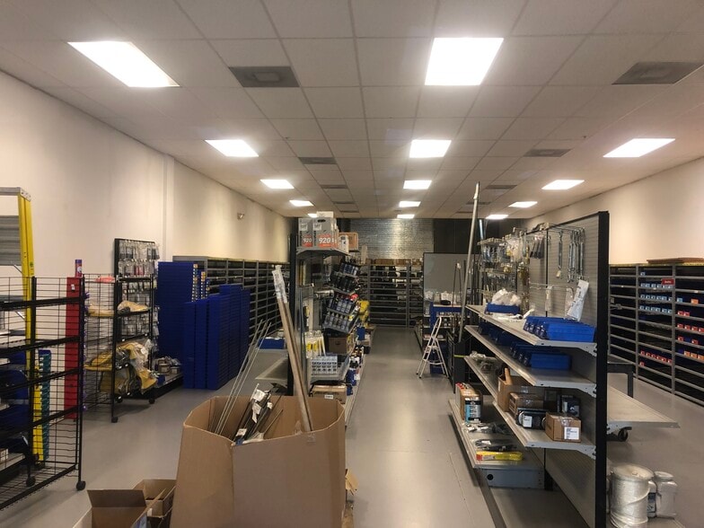 More Photos Of 2405 W Princeton St, Orlando Warehouse For Sale