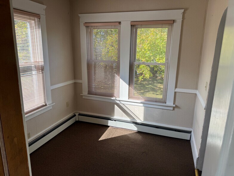 More Photos Of 1567 Centerville Rd, Warwick Office For Sale