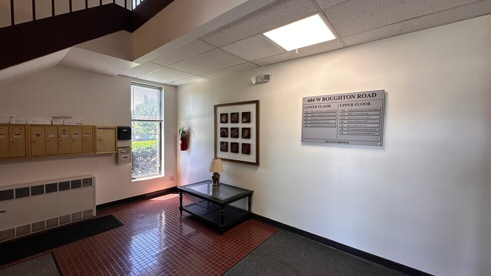 More Photos Of 684 W Boughton Rd, Bolingbrook Office For Lease