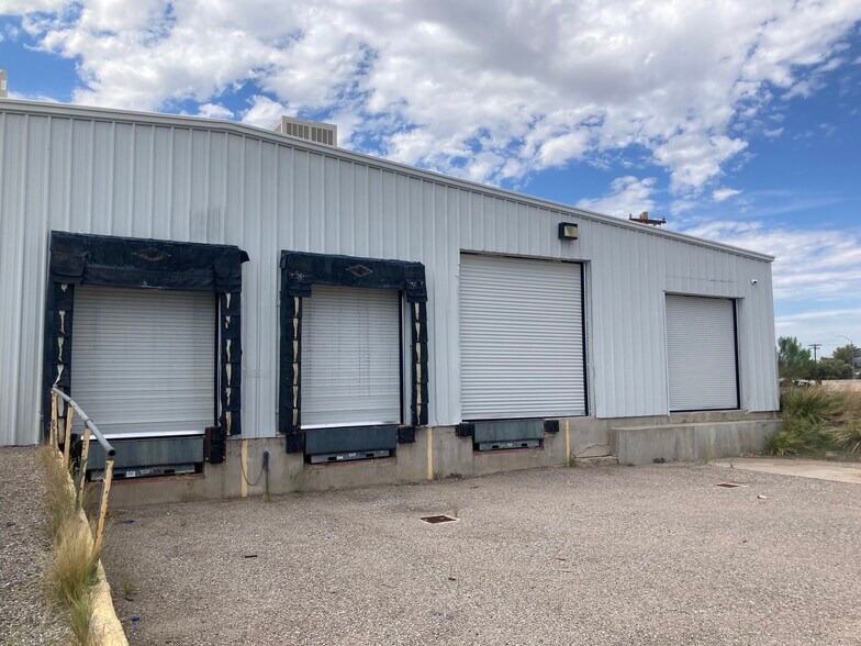 More Photos Of 6900 S Park Ave, Tucson Warehouse For Lease