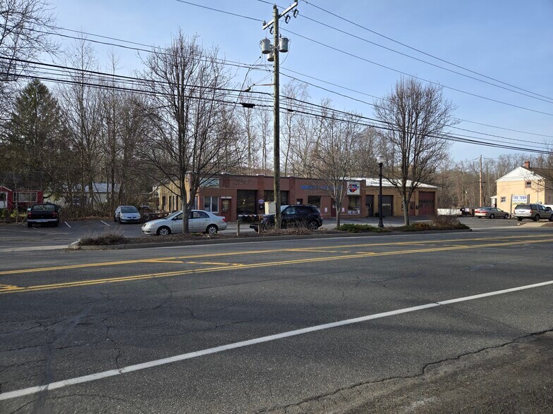 More Photos Of 616 Main St S, Southbury Auto Repair For Sale