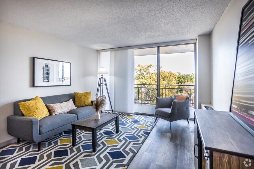 More Photos Of 45 S Idlewild, Memphis Apartments For Sale