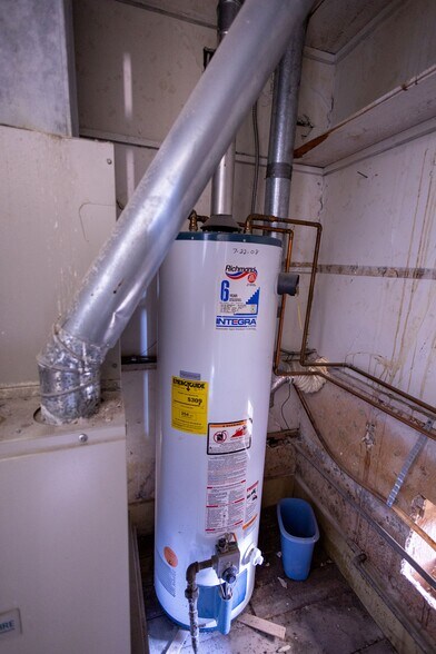 More Photos Of 1525 16th St, Central City General Retail For Sale