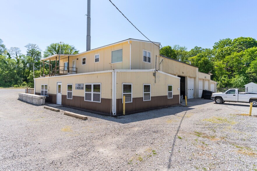 More Photos Of 2341 S Woodland Ave, Independence Warehouse For Sale