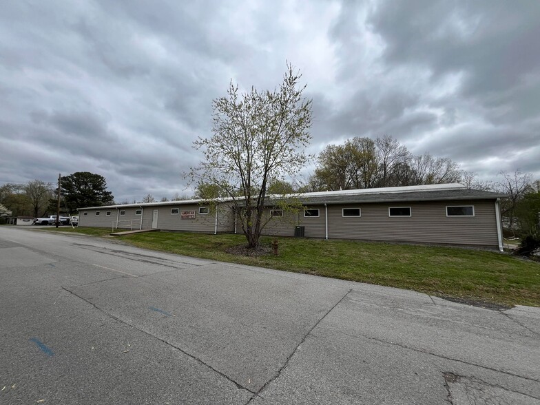 Primary Photo Of 512 S Jackson St, Carterville Industrial For Sale