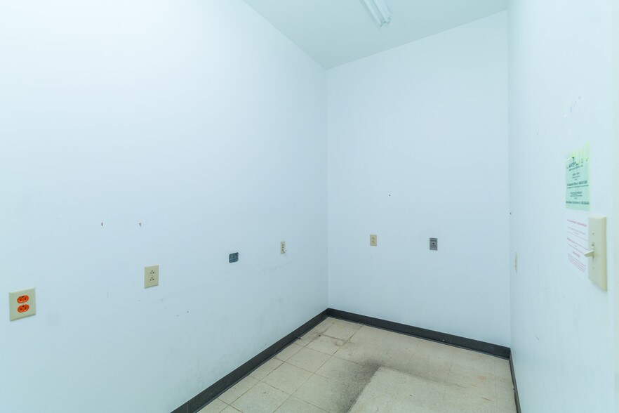 More Photos Of 4079 Augusta Hwy, Gilbert Storefront For Lease