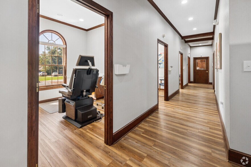 More Photos Of 2718 N Oak St, Valdosta Medical For Sale