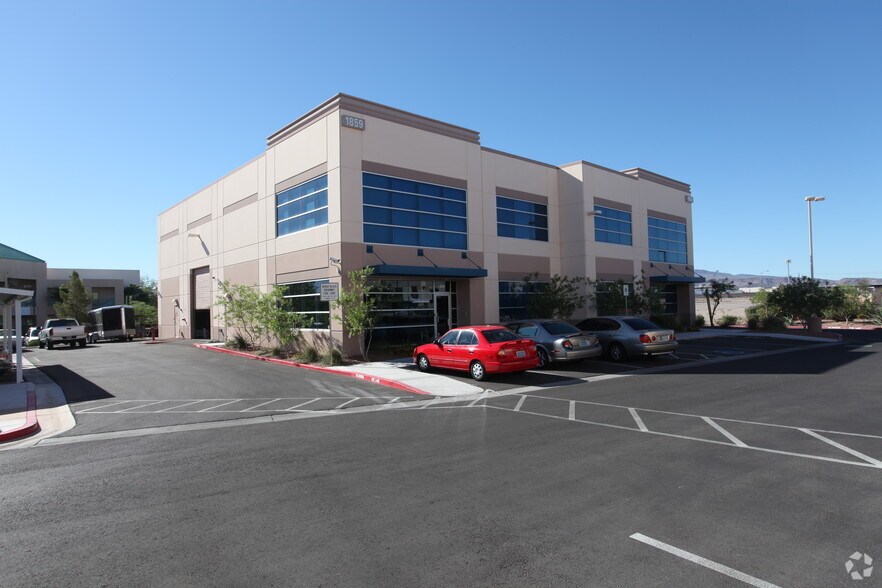 More Photos Of 1859-1863 Whitney Mesa Dr, Henderson Flex For Sale