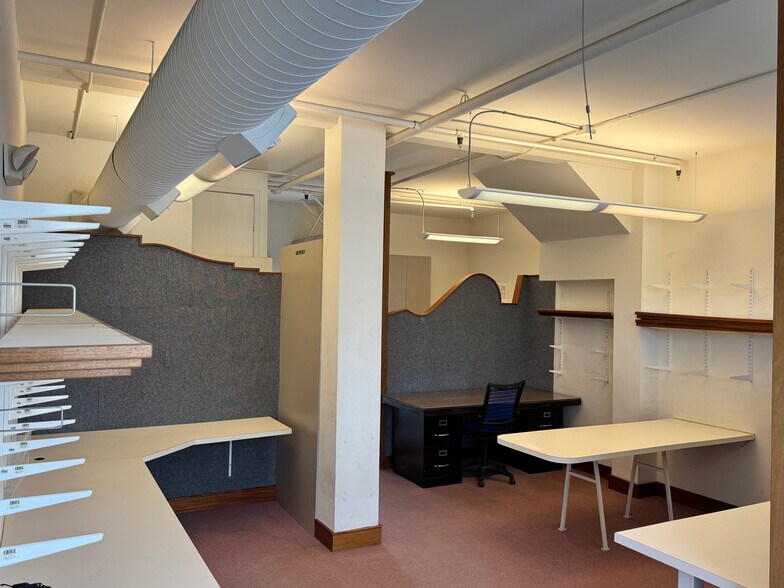 More Photos Of 2080 Pearl St, Boulder Office For Sale