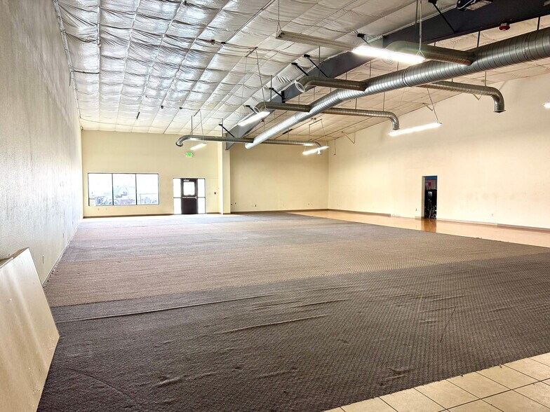 More Photos Of 1212 Ridge Rd, Cheyenne Warehouse For Lease