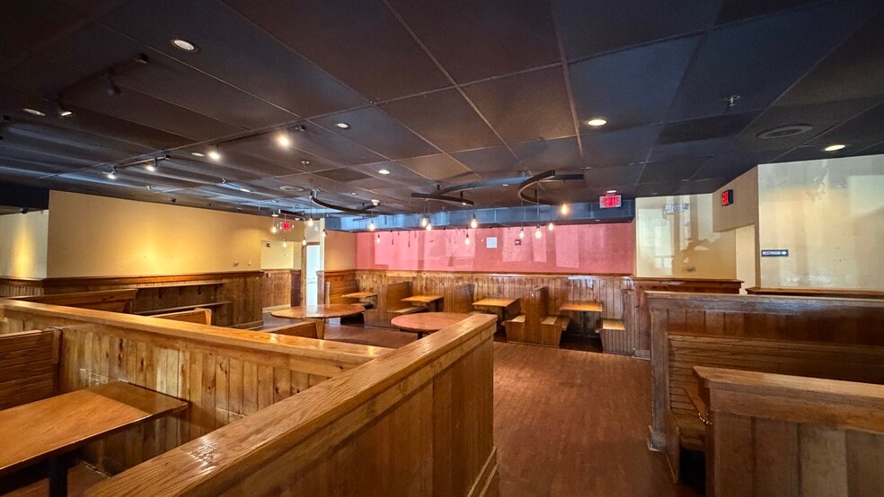 More Photos Of 2124-2162 Merrick Ave, Merrick Unknown For Lease