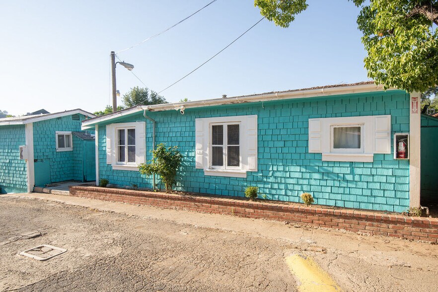 More Photos Of 18239 Main St, Jamestown Hotel For Sale