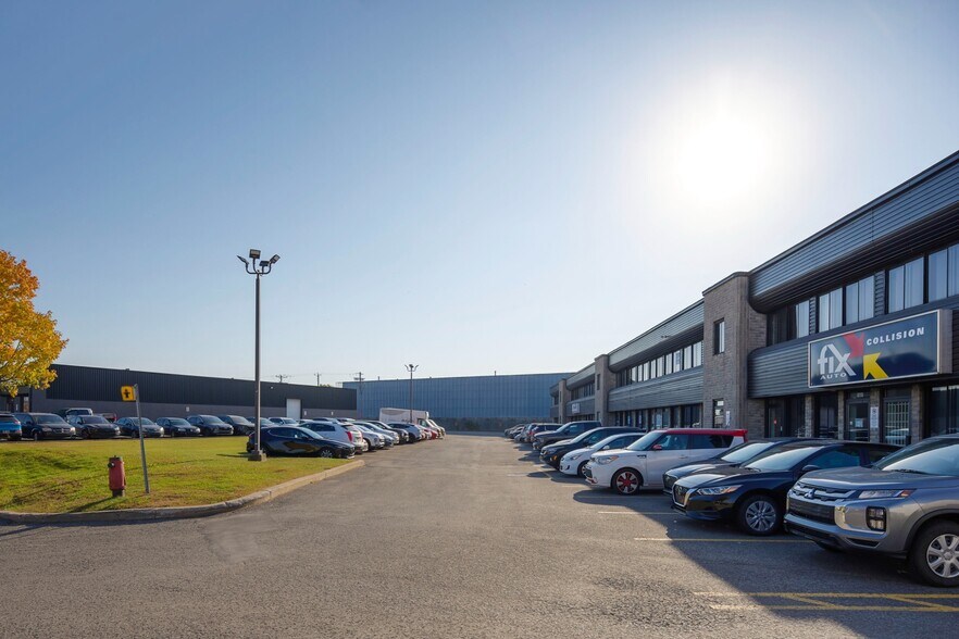 More Photos Of 667 Giffard, Longueuil Flex For Lease