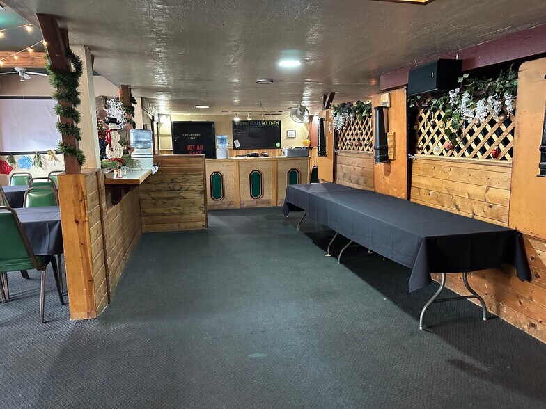 More Photos Of 295 S Broadway, Coos Bay Restaurant For Sale