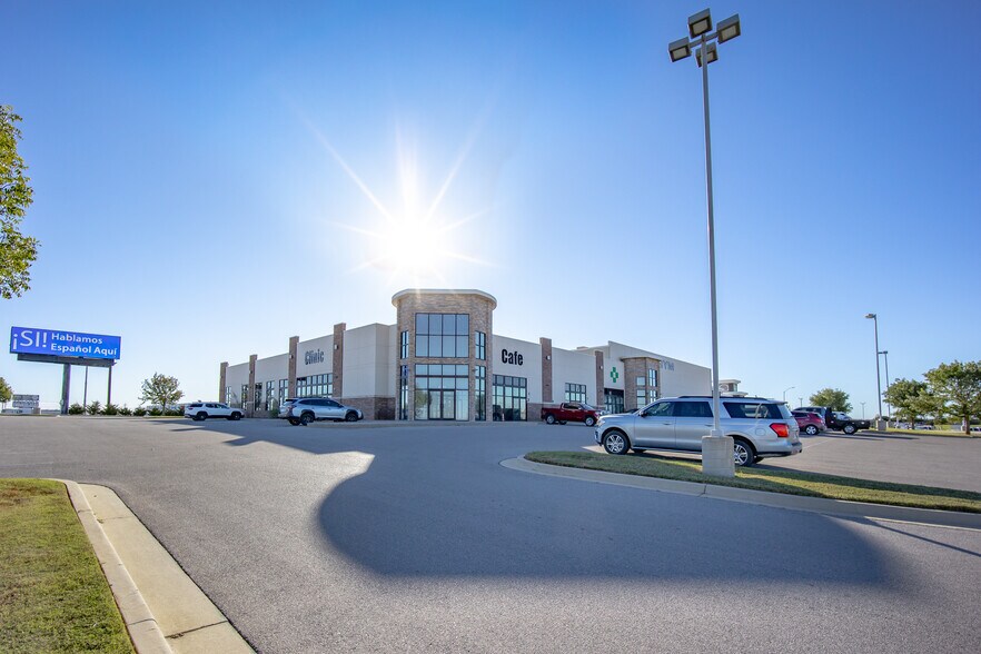 Primary Photo Of 4200 Carriage Way, Weatherford Medical For Sale