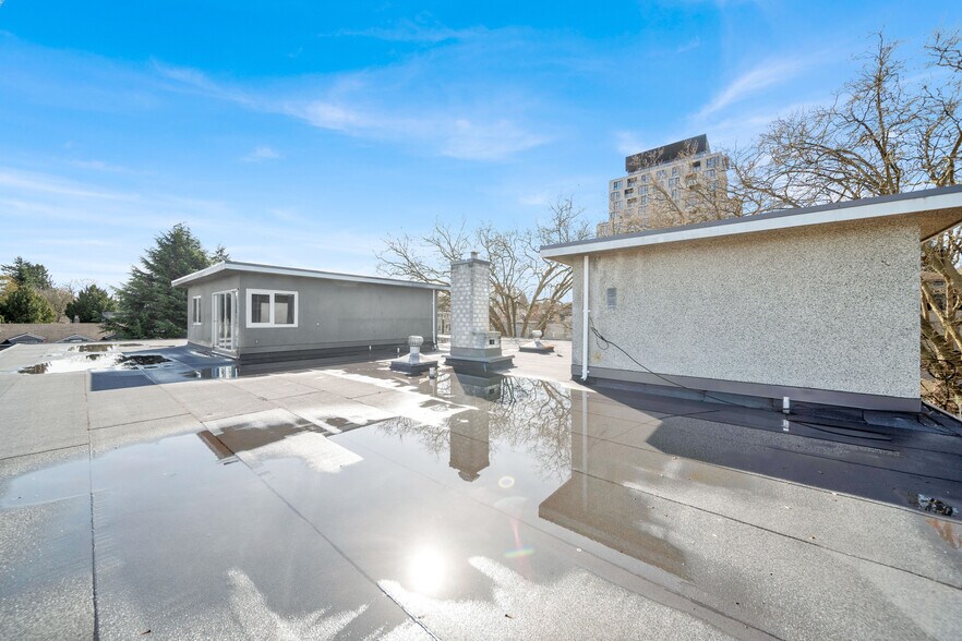 More Photos Of 3719 W 8th Av, Vancouver Apartments For Sale