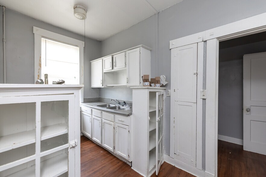 More Photos Of , Memphis Multifamily For Sale