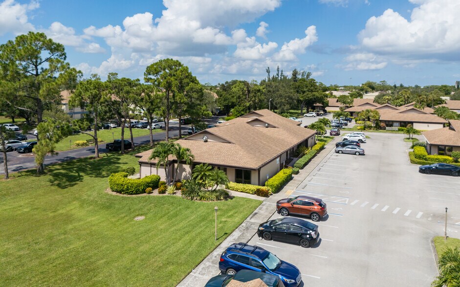 More Photos Of 12734 Kenwood Ln, Fort Myers Medical For Lease