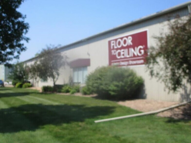 More Photos Of 100 19th St NW, Willmar Showroom For Sale