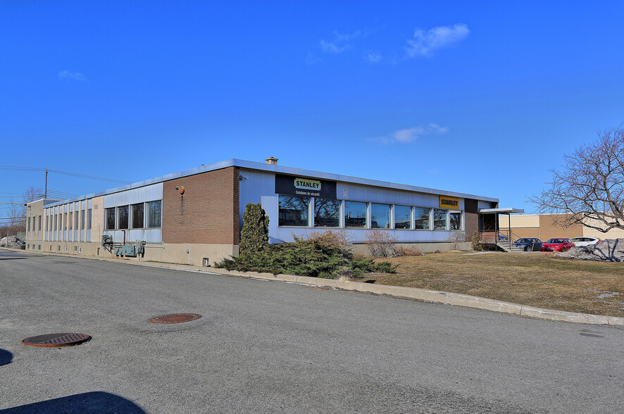 Primary Photo Of 160 Rue Graveline, Montréal Warehouse For Sale