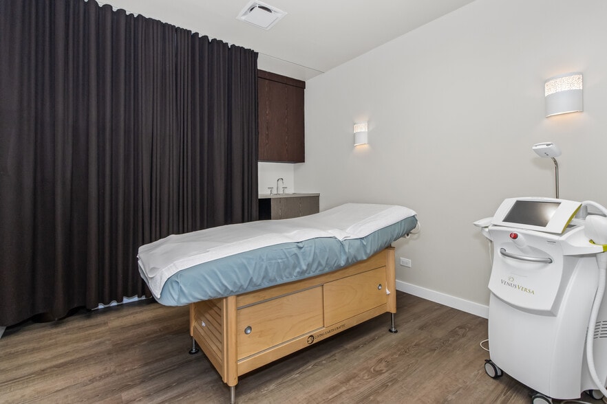 More Photos Of 2300 Chestnut Ave, Glenview Apartments For Sale