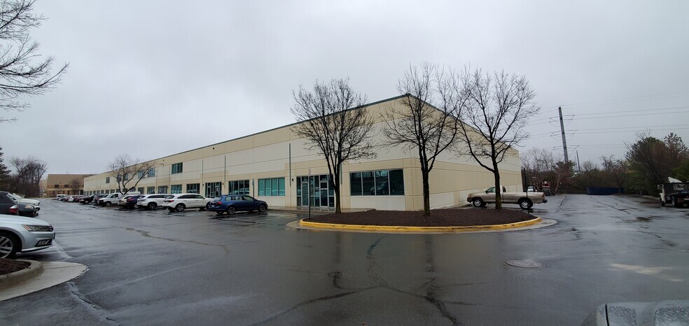 More Photos Of 12155-12215 Livingston Rd, Manassas Warehouse For Lease