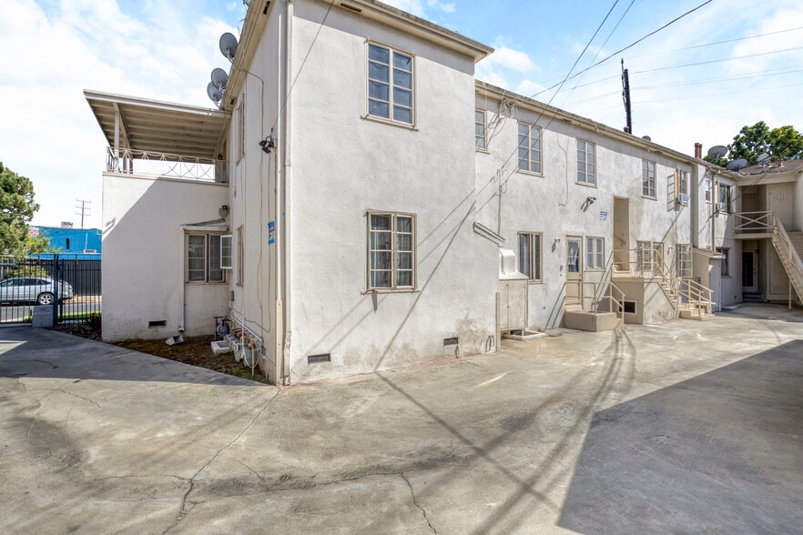 More Photos Of 1655 Carmona Ave, Los Angeles Multifamily For Sale