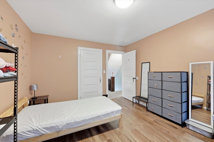 More Photos Of 24 W Stewart Ave, Lansdowne Specialty For Sale