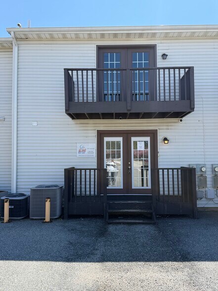 More Photos Of 375-385 W North St, Dover Office For Sale