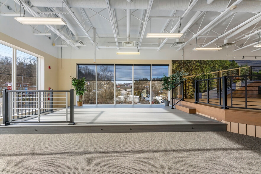 More Photos Of 3150 Washington Rd, McMurray Storefront Retail Office For Lease