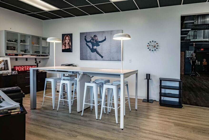 More Photos Of 4060 29th St SE, Kentwood Freestanding For Lease