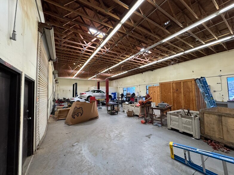 More Photos Of 29160 Goetz Rd, Menifee Showroom For Sale