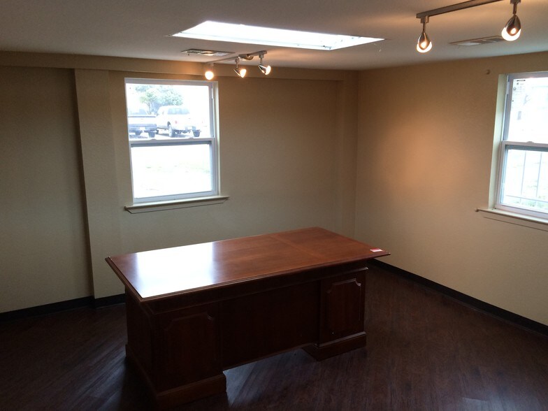 More Photos Of 120 Coad St, Fort Worth Warehouse For Lease