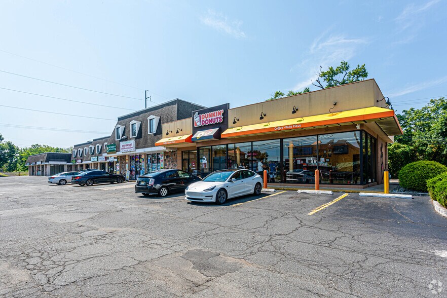 More Photos Of 952 State Route 34, Matawan Freestanding For Lease