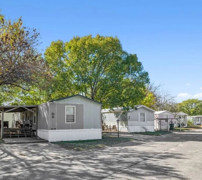 More Photos Of , Wichita Multifamily For Sale