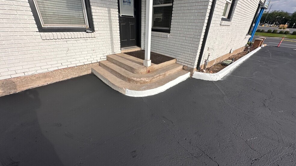 More Photos Of 152 W 500 S, Bountiful Office For Sale