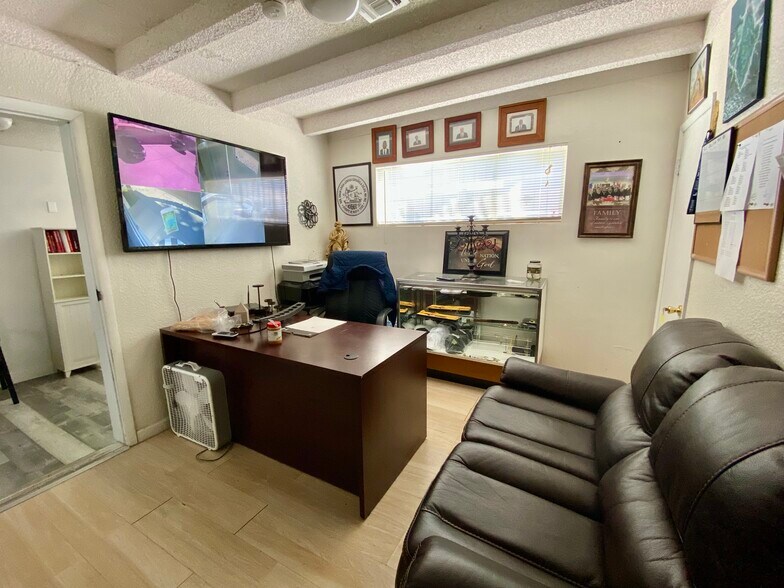 More Photos Of 1401 S Eastern Ave, Las Vegas Office For Sale