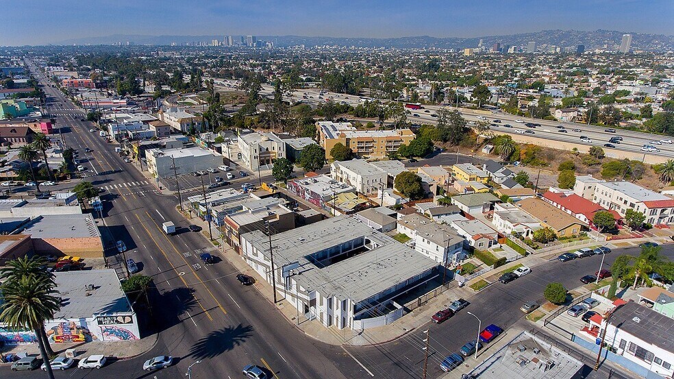 More Photos Of 4905 W Adams Blvd, Los Angeles Apartments For Sale