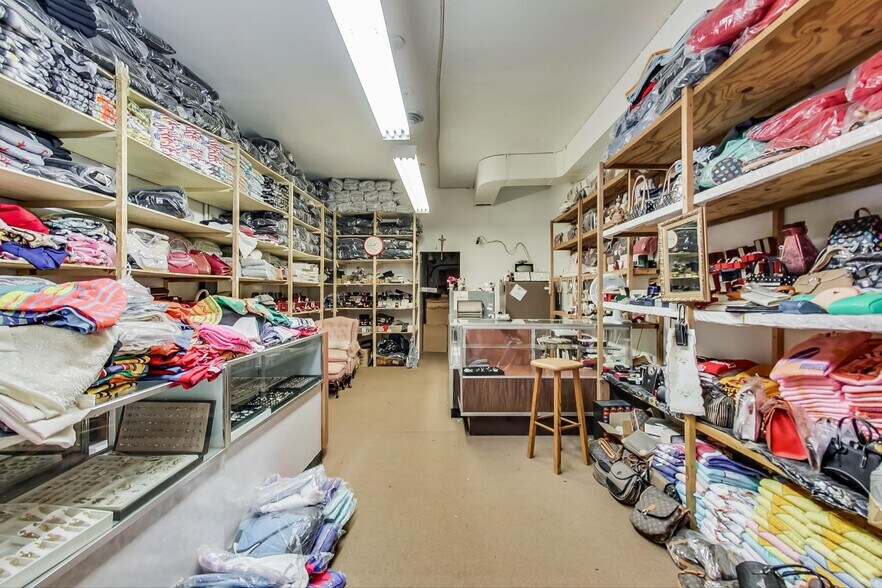 More Photos Of 2628-2634 W Touhy Ave, Chicago Storefront Retail Office For Sale