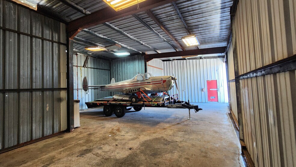 More Photos Of 202 N Farrington, La Porte Specialty For Sale